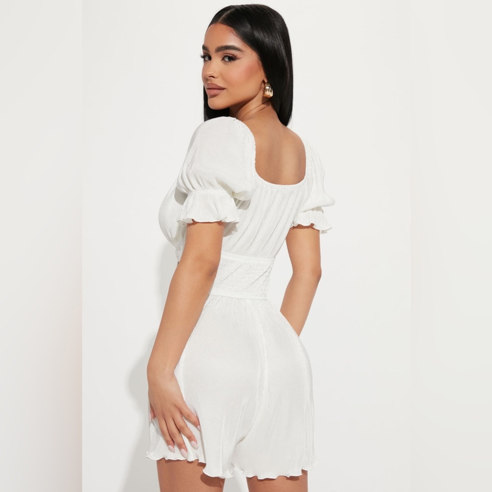 NWT Nicolette Plisse Romper - Picture 4 of 13